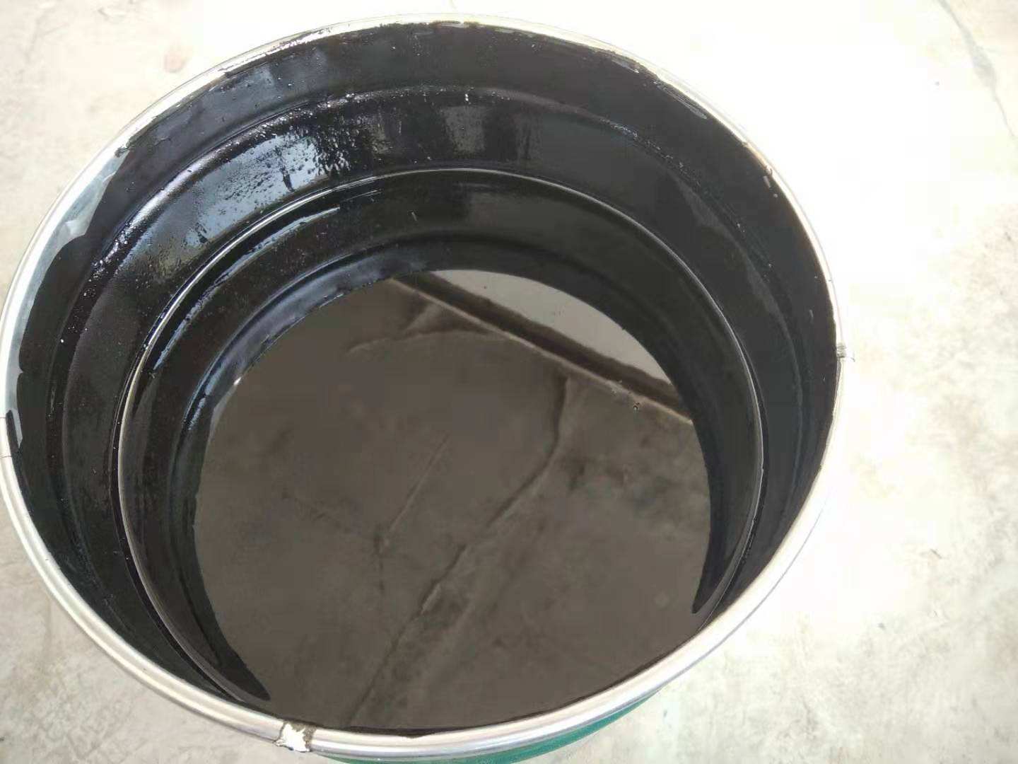 油性聚氨酯出現(xiàn)泡沫是怎么回事？起泡原因分析